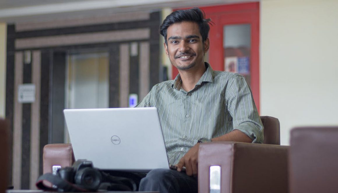 How Localization can Grow Traffic: Image shows an Indian man online