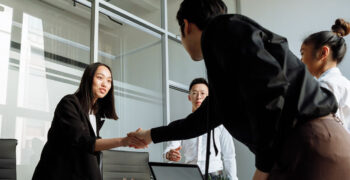 Business English for Negotiation: Building Agreements Across Borders