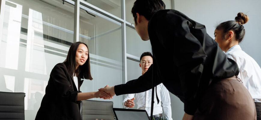 Business English for Negotiation: Building Agreements Across Borders