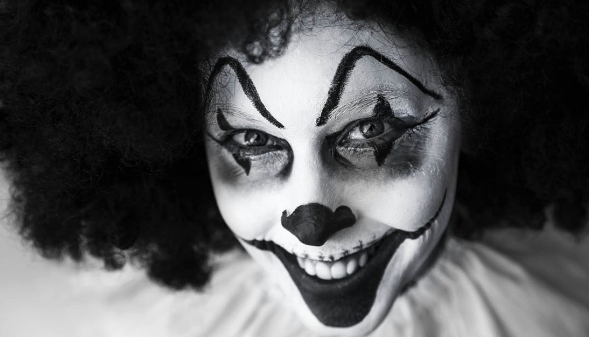clown-creepy-grinning-facepaint-39242