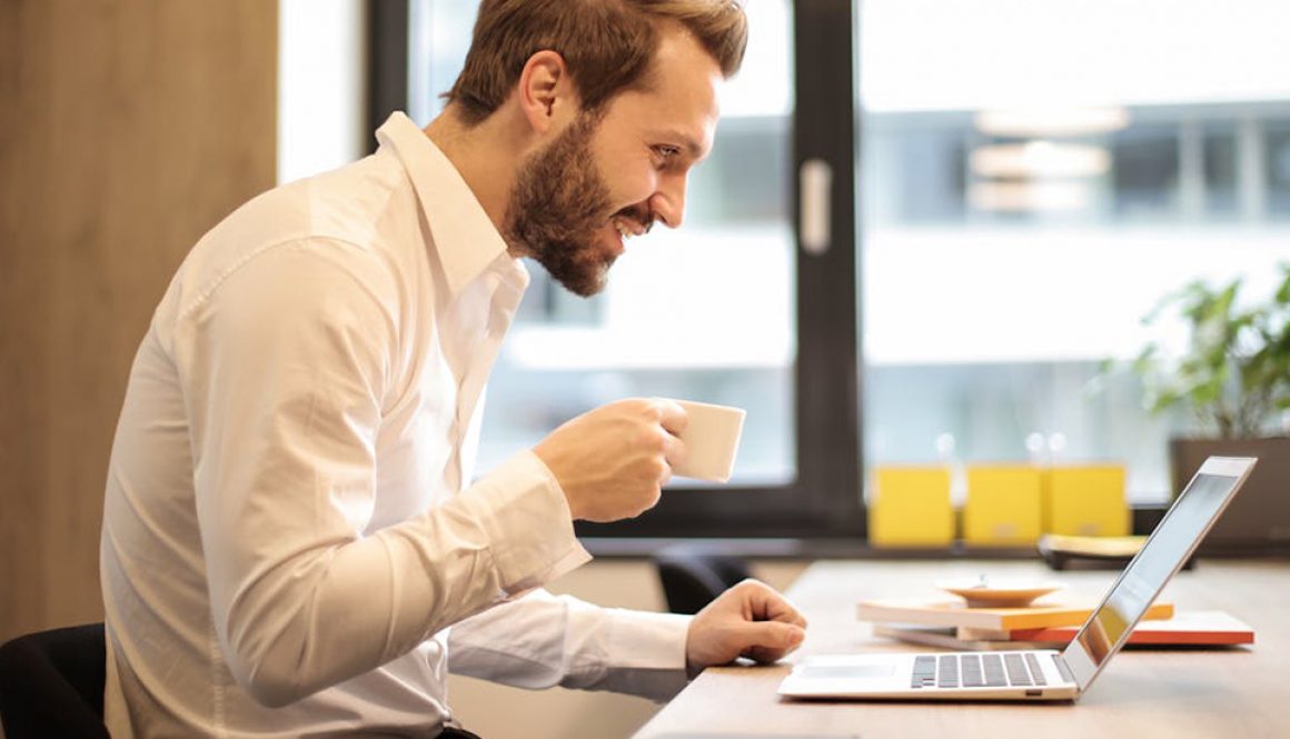 Office worker working efficiently! eLearning translation