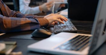 Sounding Professional (Not Rude) in Business English Emails