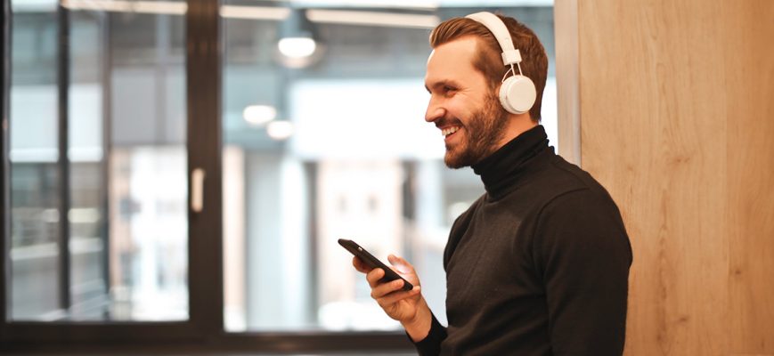 How Listening to Audiobooks Can Improve Language Learning
