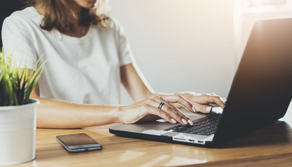 How to translate computer into Spanish